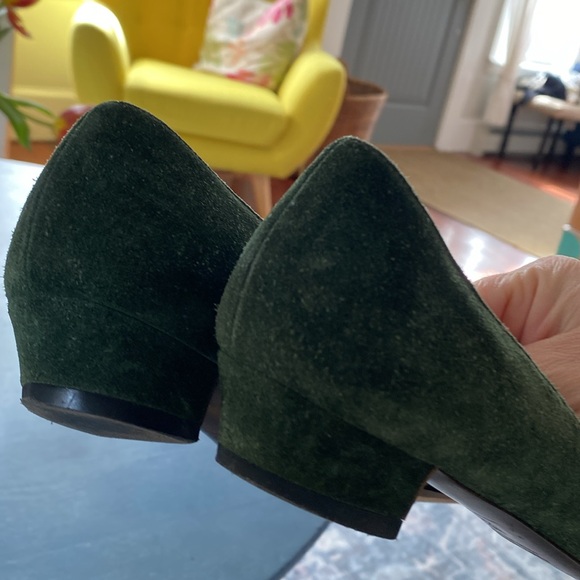 MIU MIU Suede Floral Low Heel Pumps Flower Appliqué Pointy Toe Sz 36.5 - Picture 11 of 11